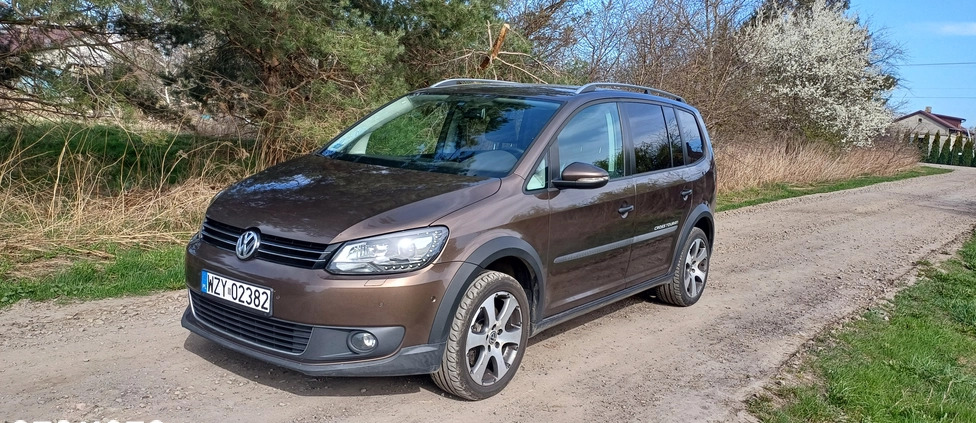 Volkswagen Touran cena 38000 przebieg: 290000, rok produkcji 2011 z Kobylin małe 211